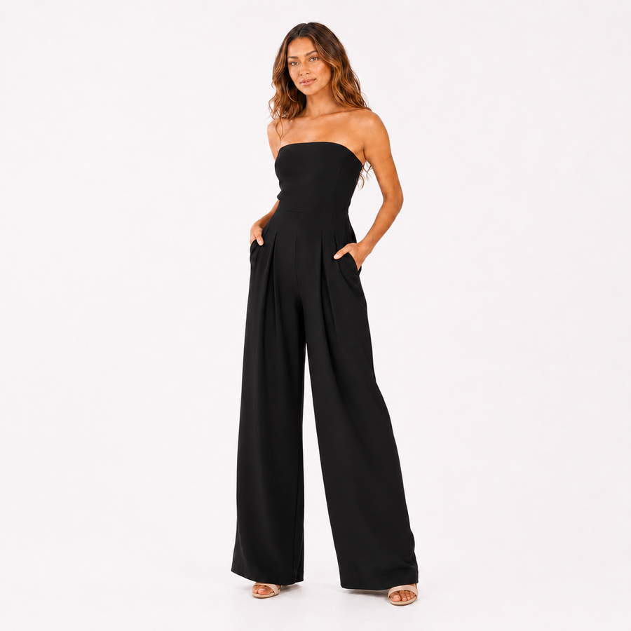 Combinaison bustier à jambes larges noire portée par le modèle