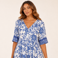 Keisha | Robe Florale Élégante À Col En V – professional catalog view 4