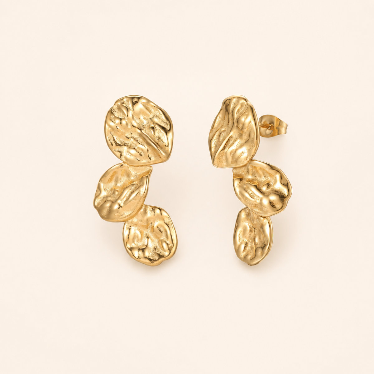 Boucles d’Oreilles Sculpturales Dorées — vue produit complète